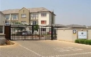 2 Bedroom Apartment in Klippoortje