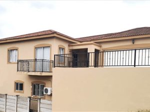 4 Bed House in Newlands West