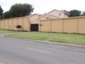 6 Bedroom House in Croydon