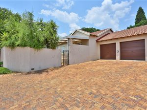 3 Bed Simplex in Honeydew Manor