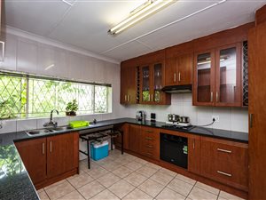 1190 m² Commercial space in Rhodesfield