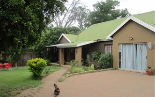 3 Bedroom House in Egerton