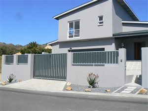 4 Bed House in Capri