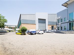 2500 m² Industrial space in Longmeadow