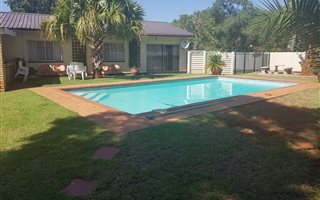 4 Bedroom House in Mooinooi