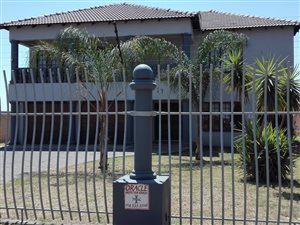 4 Bed House in Zinniaville
