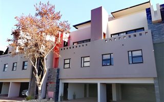 3 Bedroom Townhouse in Lombardy Estate