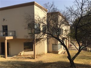 5 Bed House in Bryanston