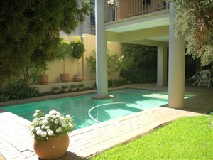 1 Bed Apartment in Benmore Gardens