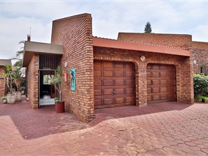 3 Bed Townhouse in La Montagne