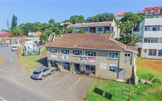 100 m² Commercial space in Amanzimtoti