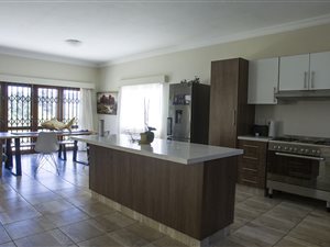 4 Bed Townhouse in Waterfall