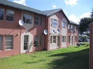 3 Bedroom Flat in Ridgeway