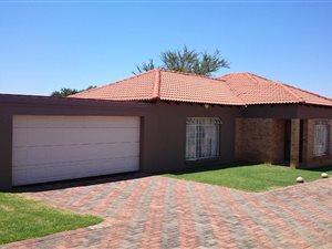 3 Bed Townhouse in Doringkruin