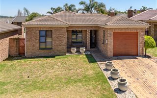 2 Bedroom House in Sonstraal Heights