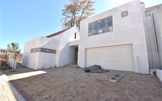 3 Bedroom House in Ruitershoogte