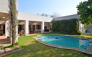 4 Bedroom House in Fourways Gardens