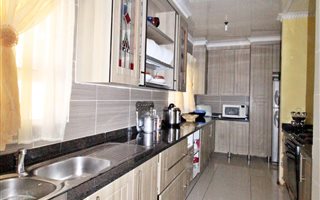 6 Bedroom House in Dorchester Heights