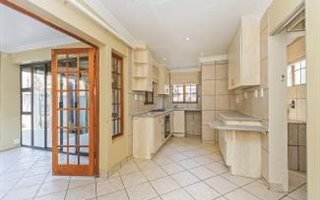 1 Bedroom Garden Cottage in Nieuw Muckleneuk