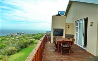 3 Bedroom Townhouse in Pinnacle Point Golf Estate