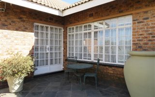 1 Bedroom Garden Cottage in Brentwood