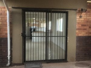 2 Bed Apartment in Rietfontein