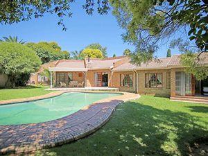 4 Bed House in Lakeside