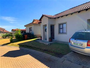 2 Bed House in Mooivallei Park