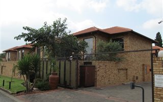 2 Bedroom Townhouse in General Alberts Park