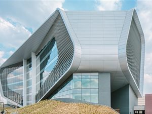 2000 m² Commercial space in Waterfall Estate