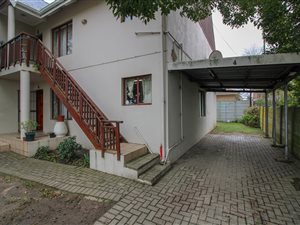3 Bed Apartment in George South