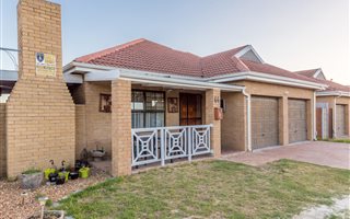 3 Bedroom House in Sonstraal Heights