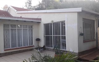 1 Bedroom Garden Cottage in Wilro Park