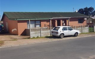 4 Bedroom House in Vredenburg