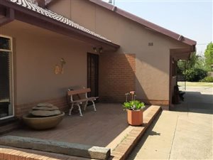 4 Bed House in Three Rivers