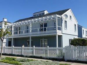 3 Bed House in Thesen Islands