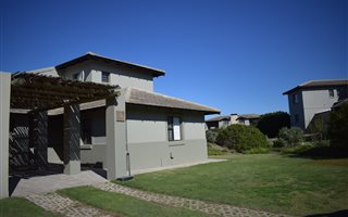 3 Bedroom House in Hartenbos Landgoed