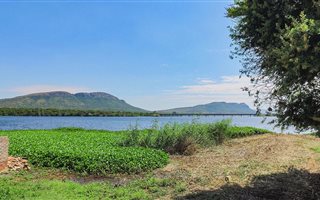 1706 m² Land available in The Coves
