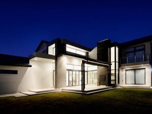 4 Bed House in Waterfall Country Village