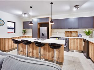 2 Bed Apartment in Glen Marais