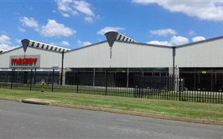 720 m² Commercial space in Masons Mill