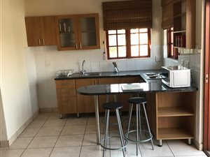 2 Bedroom Garden Cottage in Observatory