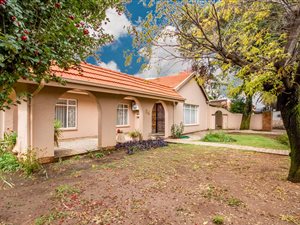 5 Bed House in Rhodesfield