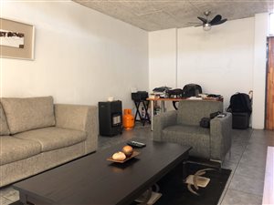 2 Bed Flat in Lynnwood Manor