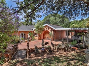 5 Bed House in Garsfontein