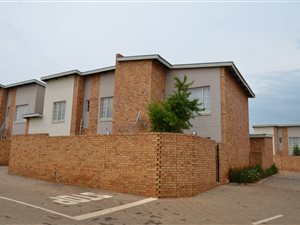 2 Bed Duplex in Oukraal Estate