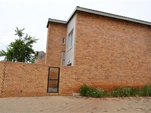 2 Bed Duplex in Oukraal Estate