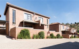 2 Bedroom Apartment in Helderkruin