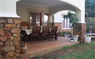 4 Bedroom House in Olympus AH