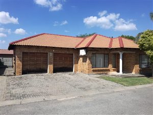 3 Bed House in Waterval East